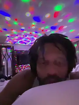 Snapshot of magic_man1085 chatting on February 26, 10:47 am magic man1085 online show from February 26, 10:47 am