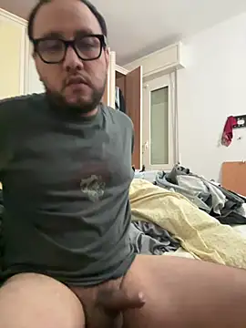latinocalientehot online show from July 15, 8:14 pm