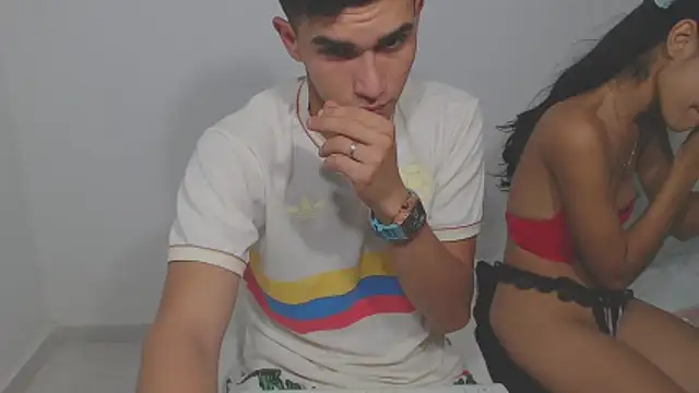 Snapshot of the_skinny_one chatting on February 16, 12:23 pm the skinny one online show from February 16, 12:23 pm