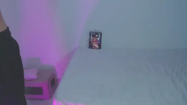 Snapshot of the_skinny_one chatting on February 18, 12:12 pm the skinny one online show from February 18, 12:12 pm