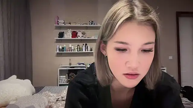 lilXdomiii online show from March 7, 6:27 pm