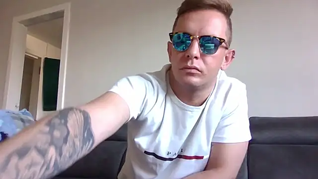 Snapshot of verscub6969 chatting on July 20, 6:43 pm verscub6969 online show from July 20, 6:43 pm