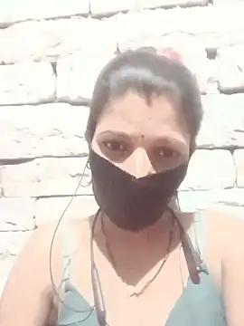 Snapshot of Divya-11431 chatting on June 28, 6:25 pm Divya-11431 online show from June 28, 6:25 pm