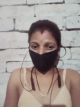 Snapshot of Divya-11431 chatting on July 3, 9:27 am Divya-11431 online show from July 3, 9:27 am