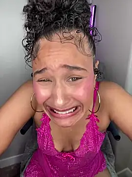 Jamalyce online show from April 11, 7:40 pm