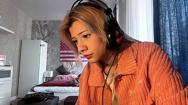 LadyFoxLove online show from February 21, 10:05 am