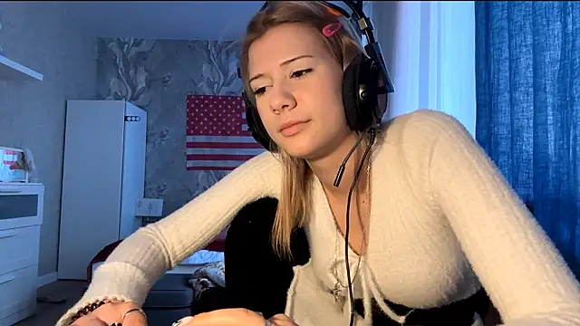 LadyFoxLove online show from February 27, 11:10 am