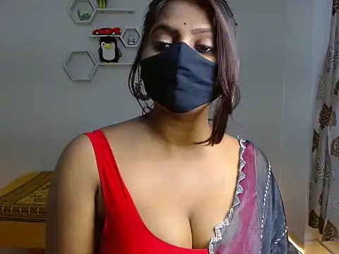 Hotginni4 online show from June 13, 5:11 pm