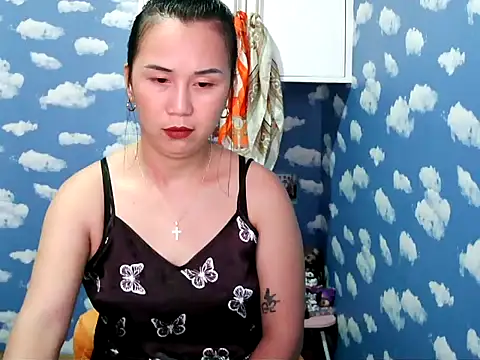 Snapshot of Kitty_Bear02 chatting on February 6, 1:54 am Kitty Bear02 online show from February 6, 1:54 am