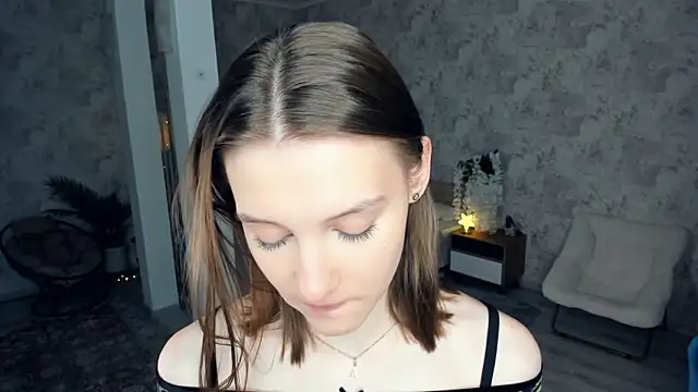 LianneBynon online show from March 7, 8:33 am