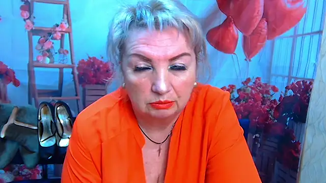 Snapshot of RenataDaster chatting on April 20, 5:32 am RenataDaster online show from April 20, 5:32 am