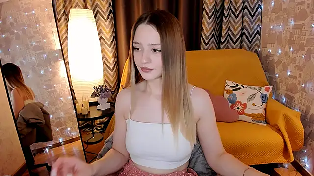 Snapshot of cherrykississ chatting on February 20, 8:38 am cherrykississ online show from February 20, 8:38 am