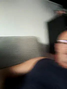 Snapshot of bobo672 chatting on March 20, 6:51 am bobo672 online show from March 20, 6:51 am