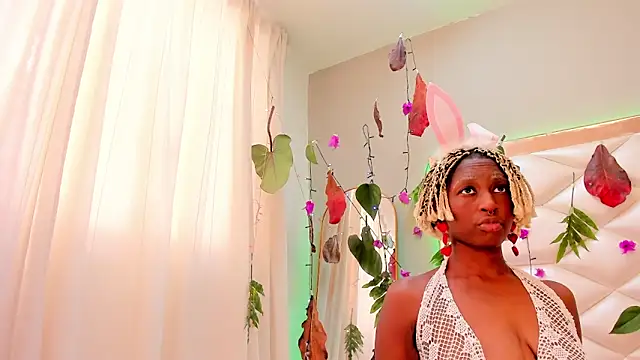 Snapshot of EvelynDivine chatting on February 20, 1:22 pm EvelynDivine online show from February 20, 1:22 pm