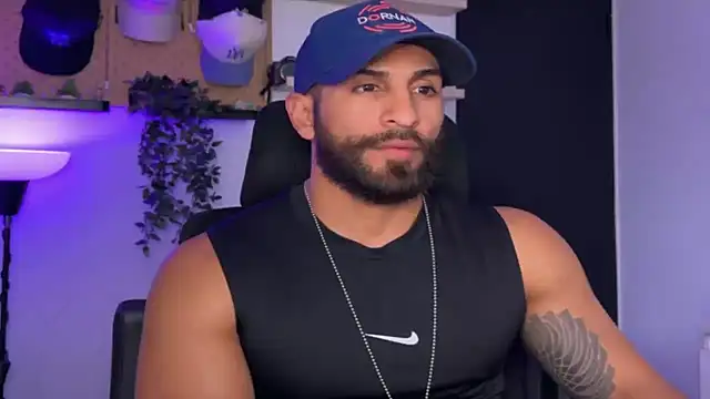 Snapshot of SamDornan51 chatting on July 2, 9:10 pm SamDornan51 online show from July 2, 9:10 pm