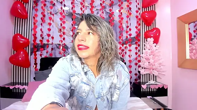 Snapshot of Ambar_Cortes chatting on February 10, 3:27 pm Ambar Cortes online show from February 10, 3:27 pm