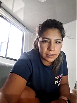 Snapshot of Ambar_Cortes chatting on February 12, 9:21 pm Ambar Cortes online show from February 12, 9:21 pm