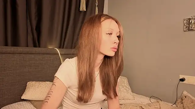 Snapshot of CarmenScott chatting on February 8, 8:01 pm CarmenScott online show from February 8, 8:01 pm