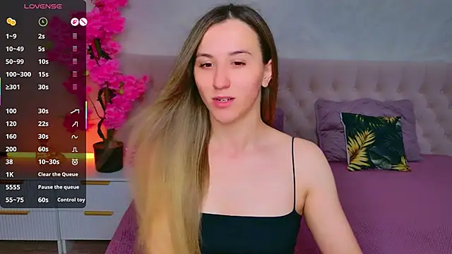 JasminUqueen online show from June 9, 1:17 am