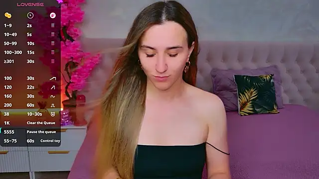 JasminUqueen online show from June 12, 1:15 am