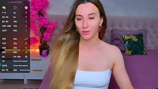 JasminUqueen online show from June 17, 1:08 am