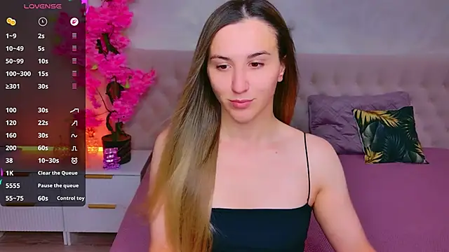 JasminUqueen online show from June 18, 1:17 am