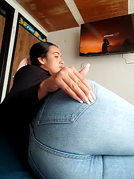cynliu online show from April 30, 6:25 pm
