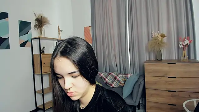 AvantgardAlone online show from February 10, 7:23 am