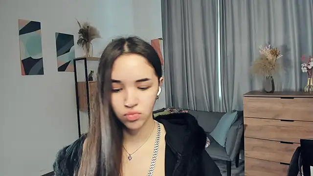 AvantgardAlone online show from February 16, 8:32 am