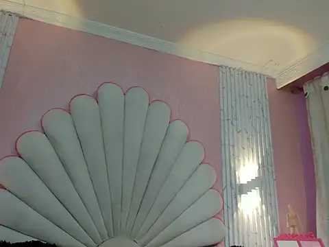 Snapshot of Kateemos chatting on February 13, 1:40 pm Kateemos online show from February 13, 1:40 pm