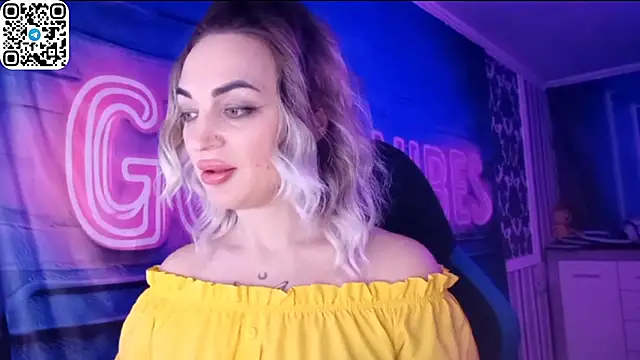 Snapshot of Vellora_ chatting on February 26, 9:03 pm Vellora online show from February 26, 9:03 pm