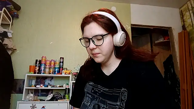 Snapshot of VannessaDillenbeck chatting on February 4, 8:09 am VannessaDillenbeck online show from February 4, 8:09 am