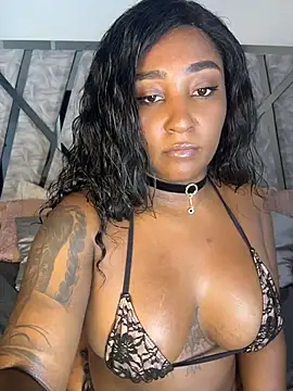 Snapshot of Denise_wolfe21 chatting on February 2, 8:51 pm Denise wolfe21 online show from February 2, 8:51 pm