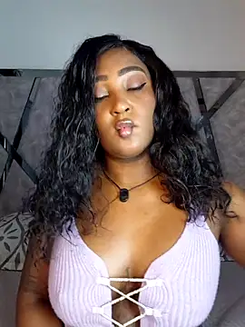 Snapshot of Denise_wolfe21 chatting on June 19, 4:11 pm Denise wolfe21 online show from June 19, 4:11 pm