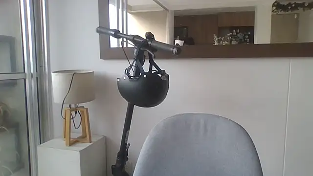 Amanda Rossi online show from April 8, 10:10 pm