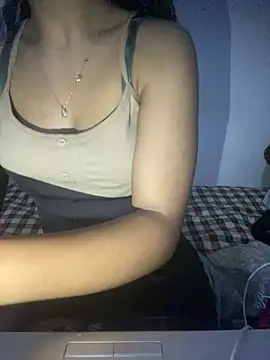 Snapshot of Nour-Lina chatting on February 18, 6:09 am Nour-Lina online show from February 18, 6:09 am