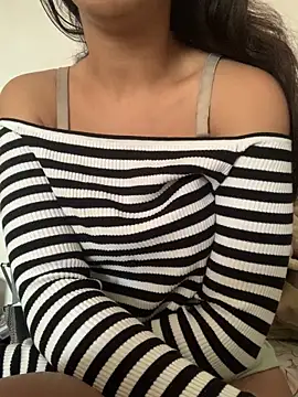 Snapshot of Nour-Lina chatting on February 28, 9:32 am Nour-Lina online show from February 28, 9:32 am