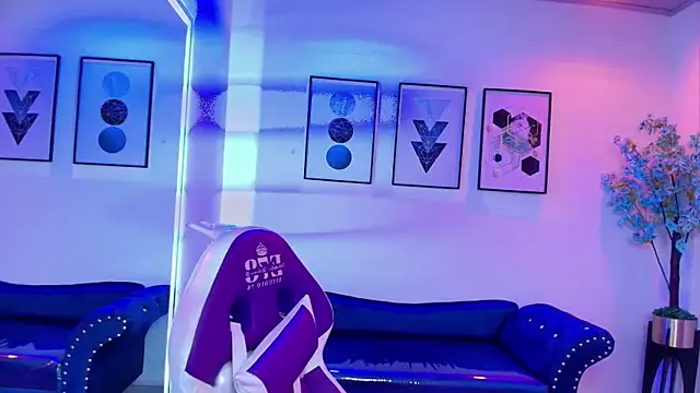 Maddie T18 online show from March 28, 11:54 am