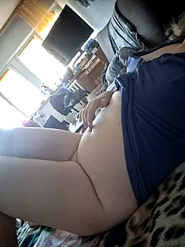 Snapshot of VitniKis chatting on March 1, 10:17 am VitniKis online show from March 1, 10:17 am