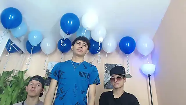 DesiresOfOlympus  online show from March 11, 7:09 pm