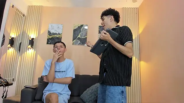 DesiresOfOlympus  online show from April 2, 7:22 pm