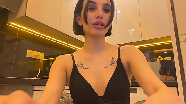 Snapshot of BlackFox_V chatting on February 8, 10:02 pm BlackFox V online show from February 8, 10:02 pm