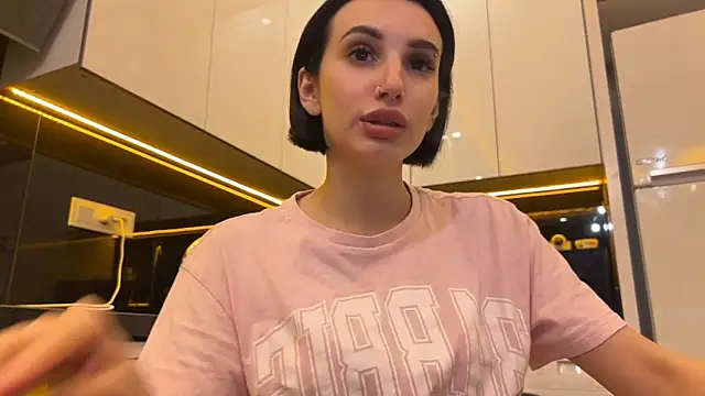 Snapshot of BlackFox_V chatting on February 9, 10:25 pm BlackFox V online show from February 9, 10:25 pm