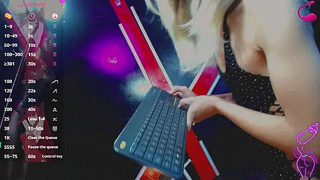 Snapshot of Sasha_calle chatting on February 9, 12:20 pm Sasha calle online show from February 9, 12:20 pm