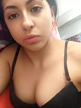 Snapshot of caramelo_fly chatting on February 13, 5:09 pm caramelo fly online show from February 13, 5:09 pm