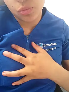 Snapshot of caramelo_fly chatting on February 19, 9:44 pm caramelo fly online show from February 19, 9:44 pm