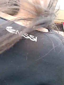 Snapshot of caramelo_fly chatting on March 1, 5:59 pm caramelo fly online show from March 1, 5:59 pm