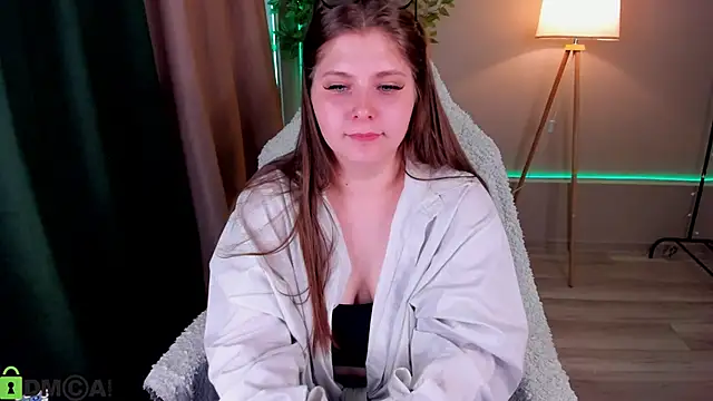 Snapshot of Lumi_Ra chatting on March 2, 7:15 am Lumi Ra online show from March 2, 7:15 am