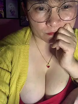 Snapshot of Star-sweet01 chatting on February 4, 12:55 pm Star-sweet01 online show from February 4, 12:55 pm