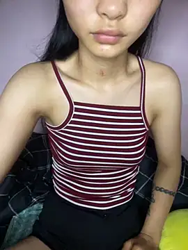 Snapshot of siting00 chatting on February 25, 1:15 am siting00 online show from February 25, 1:15 am